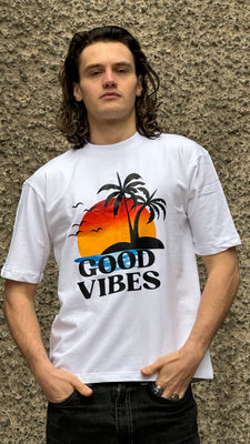 WHITE OVERSIZED GOOD VIBES GRAPHIC TEE