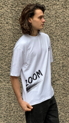 WHITE OVERSIZED ZOOM PRINTED TEE